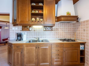 Apartment (Two Bedroom Apartment with Balcony an) | Eigene Küche | Kühlschrank