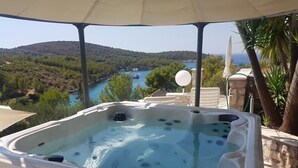 Unclassified image, 2 of 234, button - Villa Solea (Hvar)