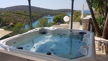 Appartement (Villa Solea apartment A1) | Bain à remous privé