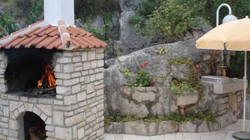 Apartment (Villa Solea apartment A1) | BBQ/picnic Area
