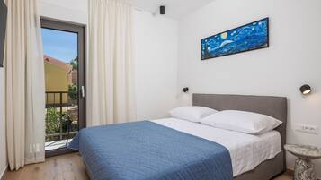 6 bedrooms, cots/infant beds, free WiFi