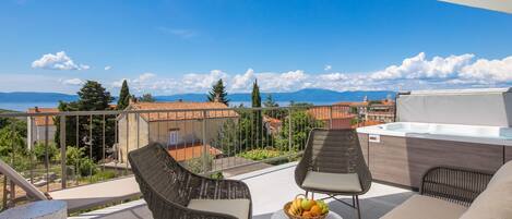 Apartment (Classic Apartment with Balcony) | Terrace/patio