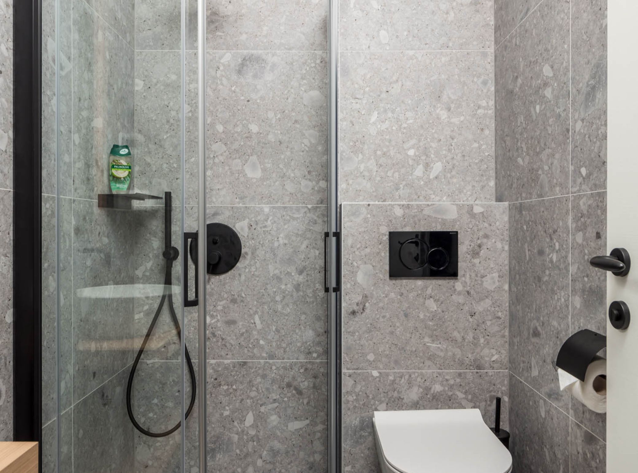 Apartment (Classic Apartment with Balcony) | Bathroom