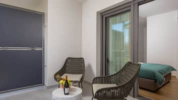 Apartment (Standard Apartment with Balcony) | Balcony