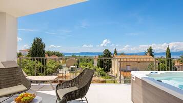 Apartment (Classic Apartment with Balcony) | Terrace/patio