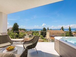 Apartemen (Classic Apartment with Balcony) | Teras/patio