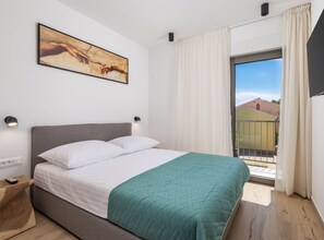 Apartment (Classic Apartment with Balcony) - Apartments Villa Mara With Pool (Omisalj)