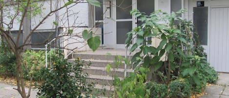 アパートメント (Two Bedroom Apartment) | 外観