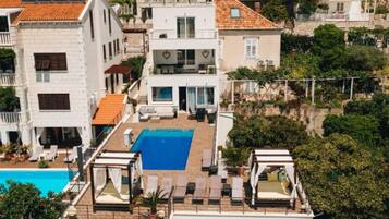 Apartment (Three Bedroom Apartment with Balcony) | Exterior