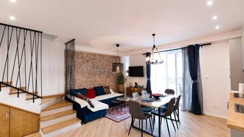 Apartment (Three Bedroom Apartment with Balcony) | Living room