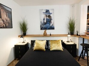 Estúdio (Studio Apartment) | Berços (sobretaxa)