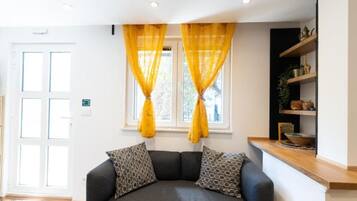 Estudio (Studio Apartment) | Sala de estar