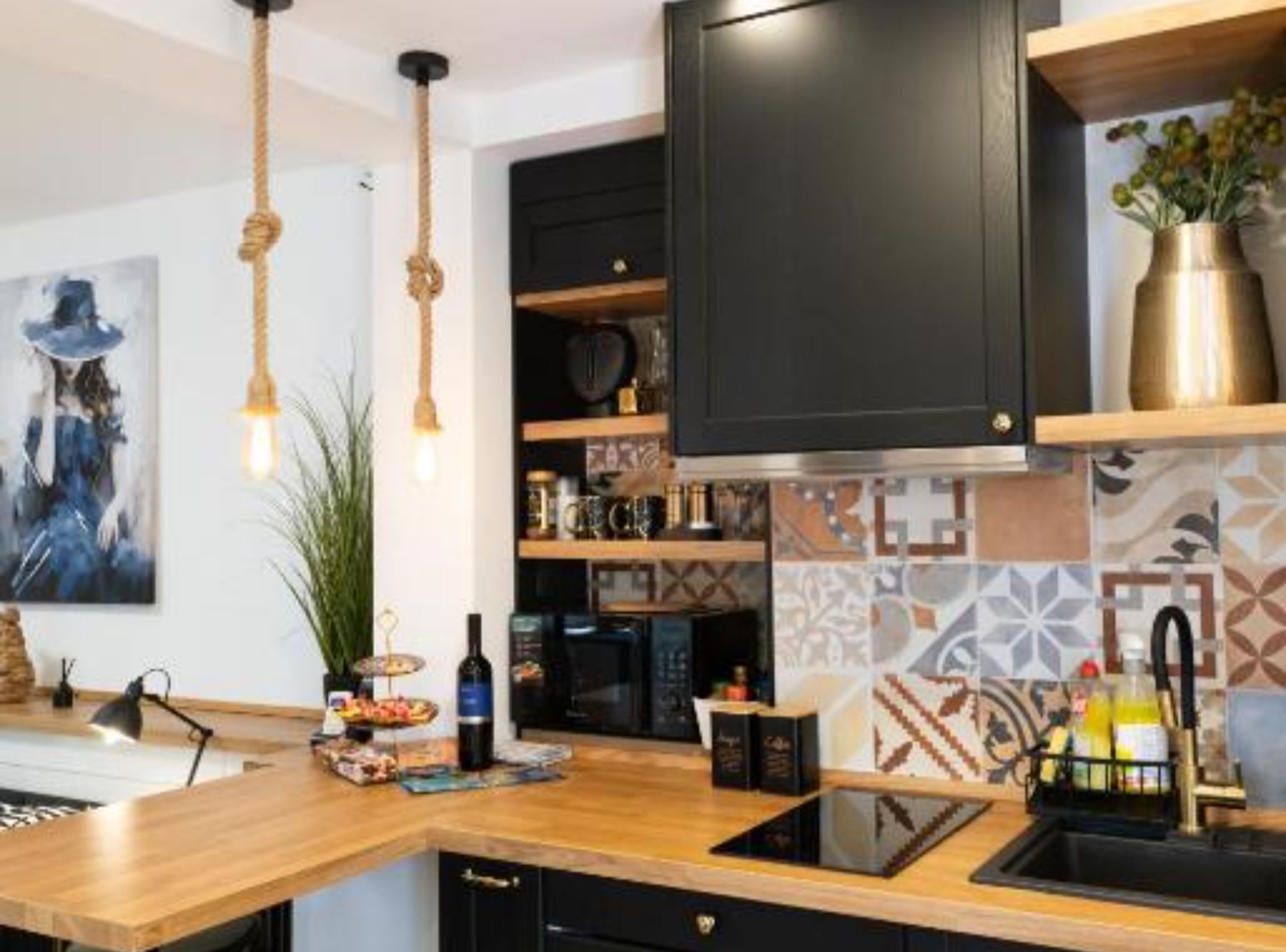 Studio (Studio Apartment) | Private kitchen | Fridge