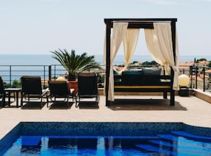 Apartemen (Two Bedroom Apartment with Sea View) | Kolam renang outdoor