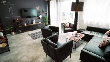 Apartamento (Two Bedroom Apartment with Sea View) | Sala de estar