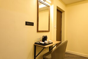 Deluxe Double Room | Interior - PM GRAND INN SRIPERUMBUDUR  (Sriperumbudur)