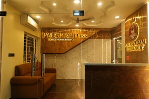 Lobby - PM GRAND INN SRIPERUMBUDUR  (Sriperumbudur)