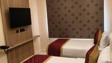Twin Room | Egyptian cotton sheets, premium bedding, minibar, free WiFi
