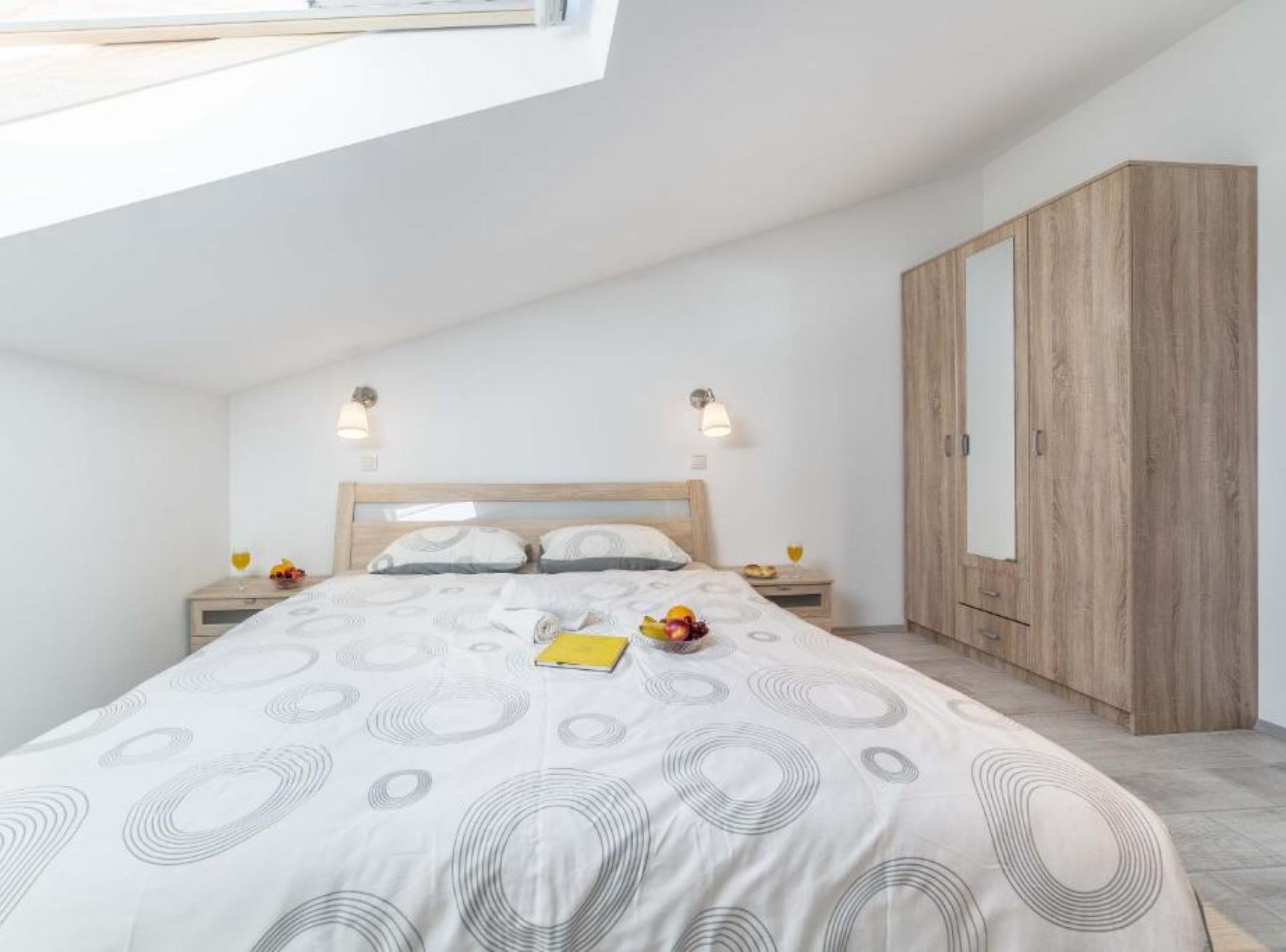 12 bedrooms, cots/infant beds