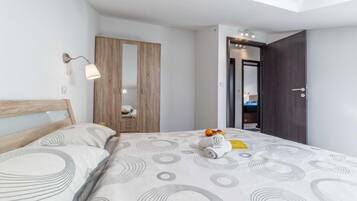12 bedrooms, cots/infant beds