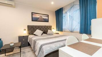 Neljän hengen huone (Quadruple Room) | 6 makuuhuonetta, vauvansängyt, ilmainen Wi-Fi