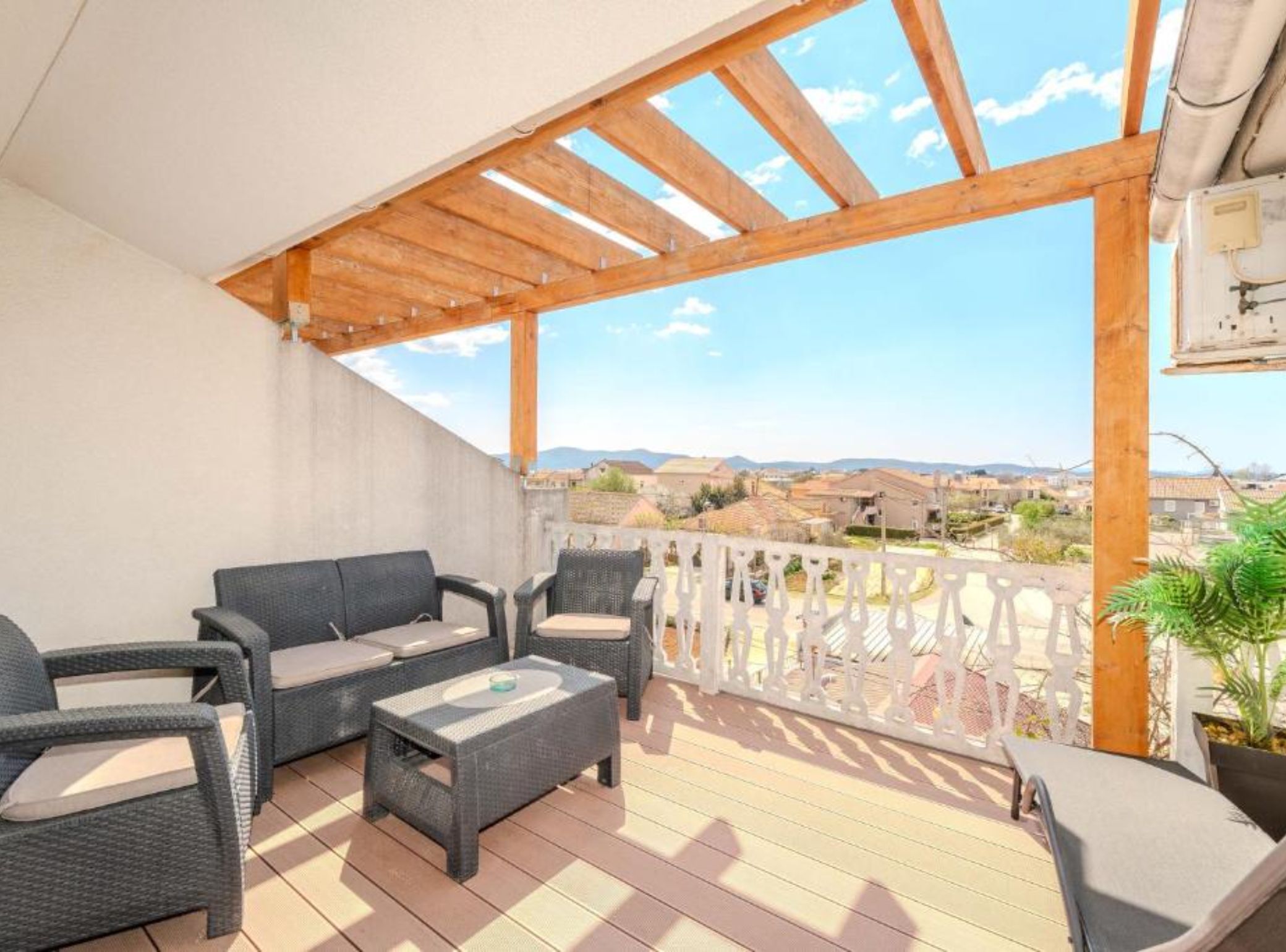 Apartment (One Bedroom Apartment with Balcony) | Balcony