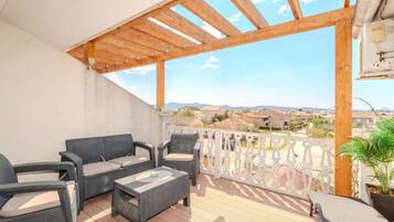 Apartment (One Bedroom Apartment with Balcony) | Balcony