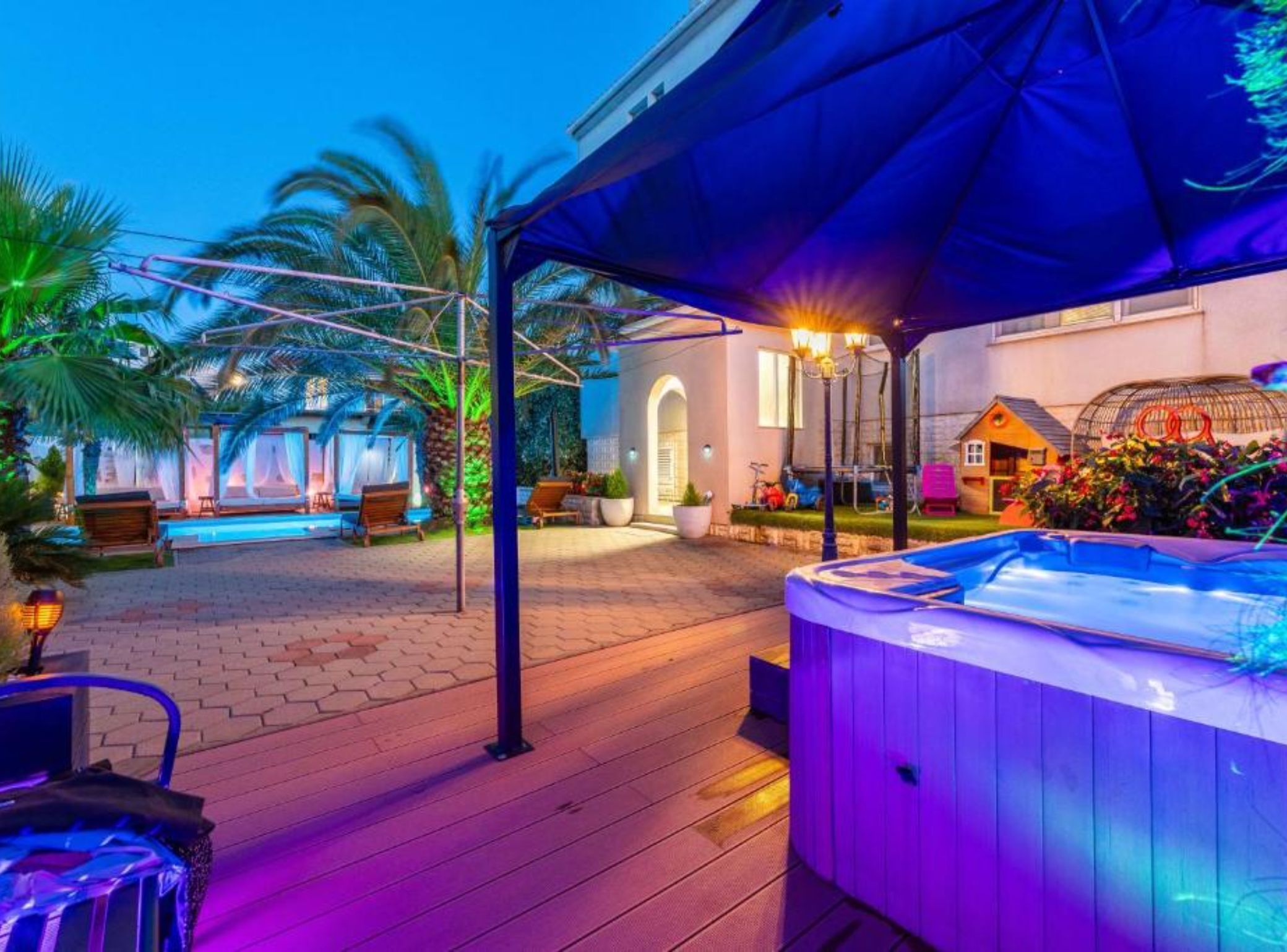 Apartment (Superior Two Bedroom Apartment with T) | Private spa tub