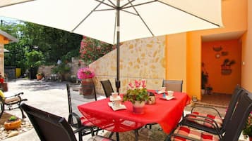 Apartment (apartment with terrace) | Terrace/patio