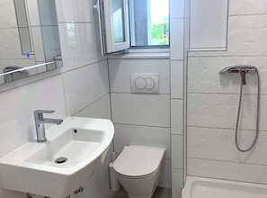 Căn hộ (One Bedroom Apartment with Seaview) | Phòng tắm | Khăn tắm 