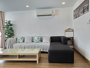 Living area - Gorgeous 4-bedroom house with AC in charming Chiang Mai (Chang Wat Chiang Mai)