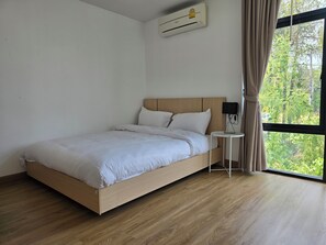 4 dormitorios, tabla de planchar con plancha, wifi y ropa de cama