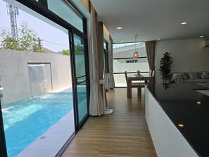 Pool - Gorgeous 4-bedroom house with AC in charming Chiang Mai (Chang Wat Chiang Mai)