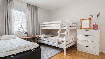 Apartment, 2 Bedrooms, Non Smoking, Lake View | Wi-fi percuma
