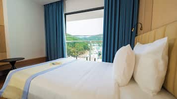 Deluxe Twin Room, City View