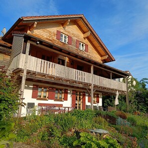 Exterior - Apartment 'Ferienwohnung Landblick Lalling' with Private Terrace, Private Garden and Wi-Fi (Lalling)