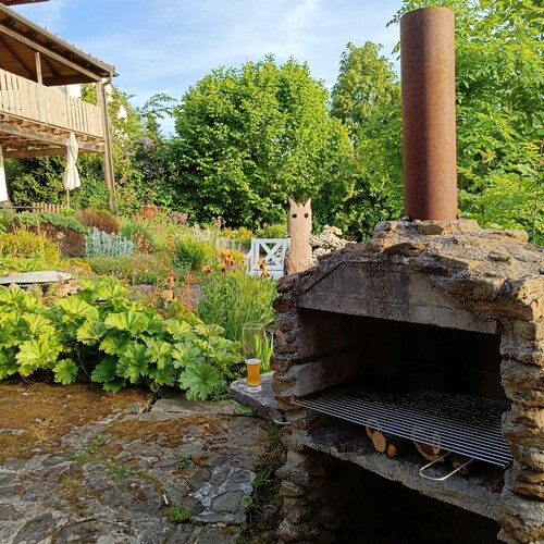 Landblick Lalling Apartment with Private Terrace, Garden, and Wi-Fi