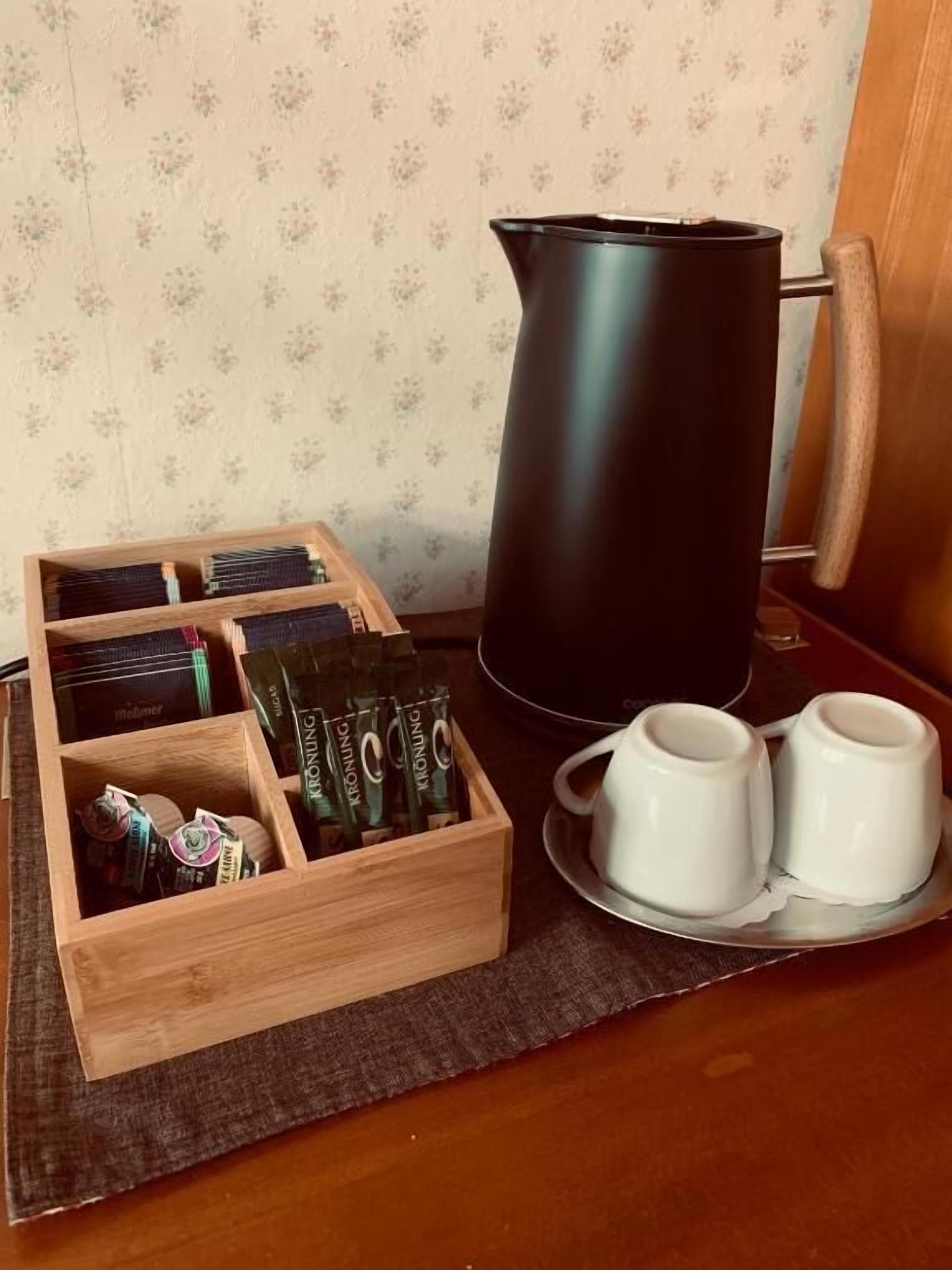 Kaffee und/oder Kaffeemaschine