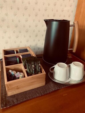 Kaffee und/oder Kaffeemaschine