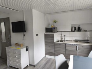 Private kitchen - Vrbo Property (Belum)