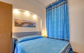 2 bedrooms, iron/ironing board