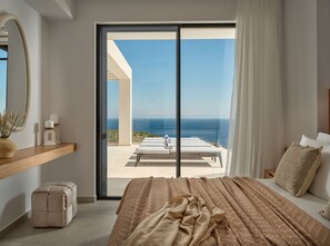 4 bedrooms, in-room safe, iron/ironing board, travel cot - OnarBlue Villa, with 2 Pools & Dual SeaView Homes (Agios Nikolaos)