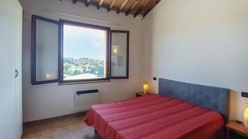 2 Schlafzimmer, Reisekinderbett, kostenloses WLAN
