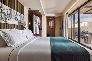 Minibar, in-room safe, desk, soundproofing - Mural Piraeus Hotel (Piraeus)