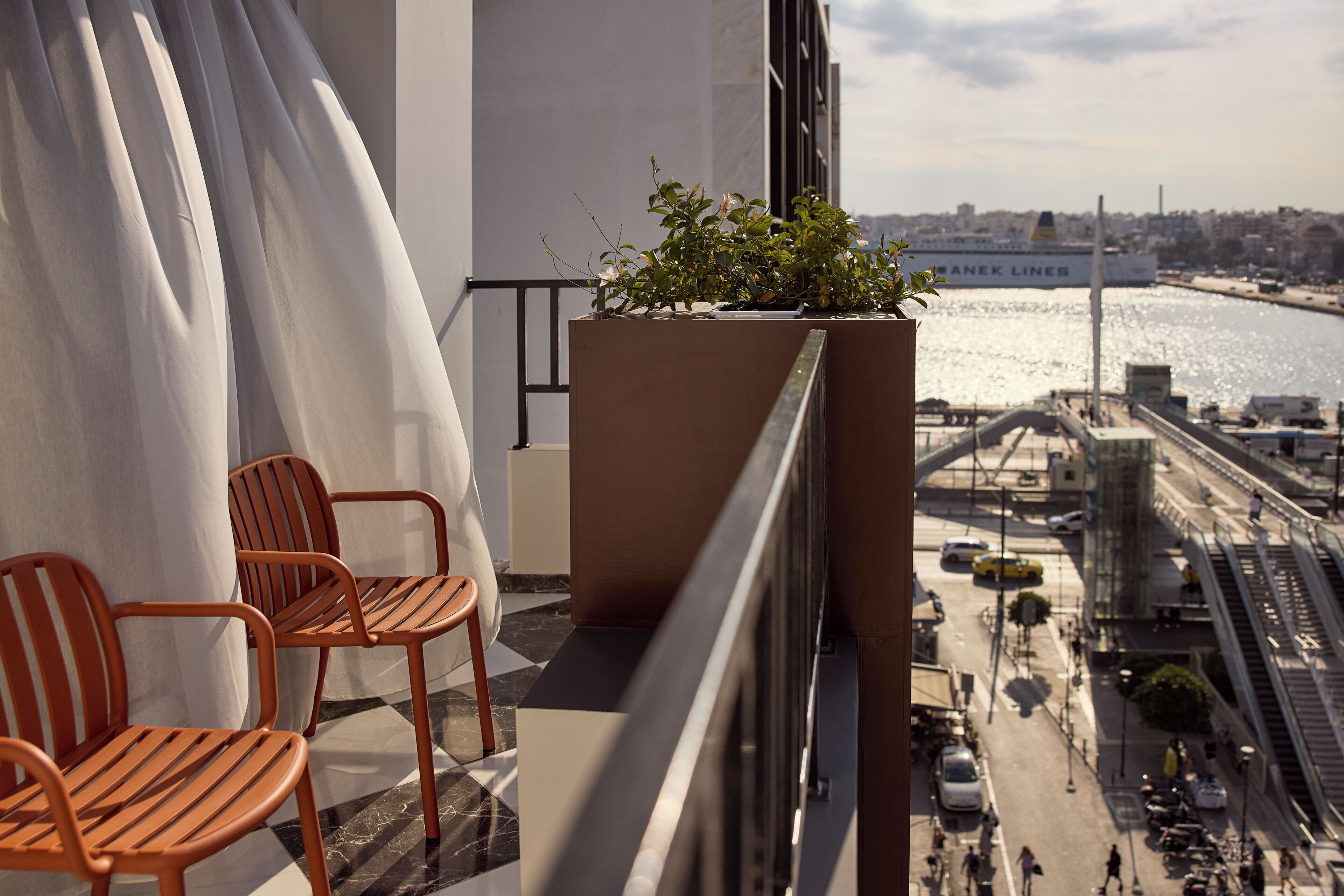 Signature Deluxe Room with Balcony & Side Sea View | Terrasse/patio