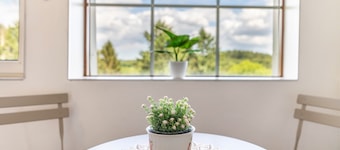 Apartment 'Ferienwohnung Taunus Glück' with Mountain View