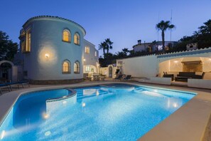 Utomhuspool
