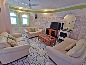 Smart TV, mesa de pingue-pongue
