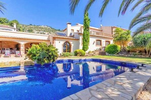 Outdoor pool - Rustic villa on walking distance from the sea (Jávea)