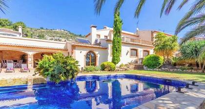 Rustic villa on walking distance from the sea